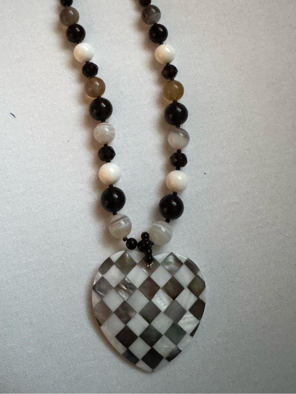 Vintage Lee Sands Mother-of-Pearl Checkerboard Heart Gemstone Bead Necklace MOP